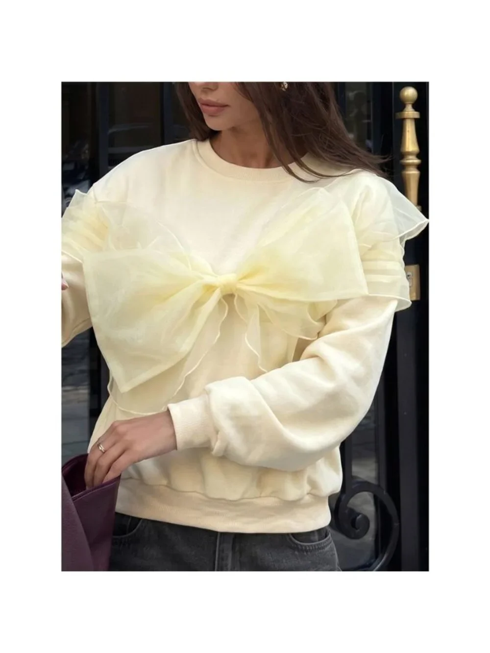 Bow Round Neck Long Sleeve Sweatshirt